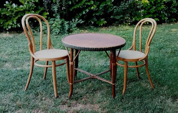 Table ronde en bois et rotin