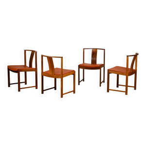 Chaises modèle 700 steen