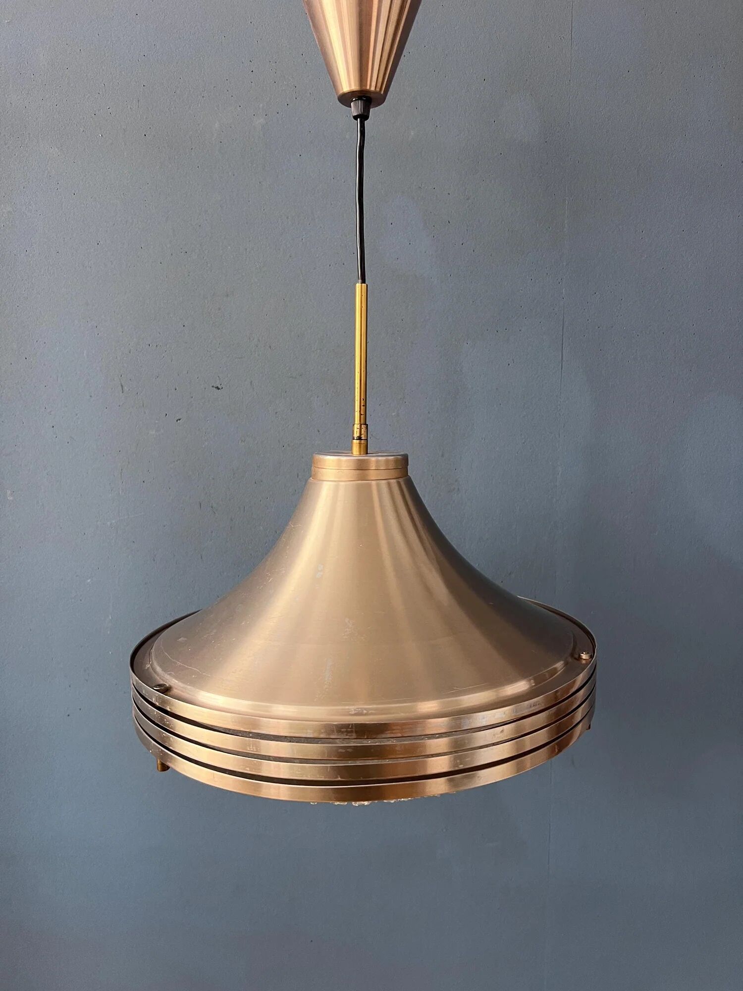 Suspension en verre et aluminium brossé de style mid-century