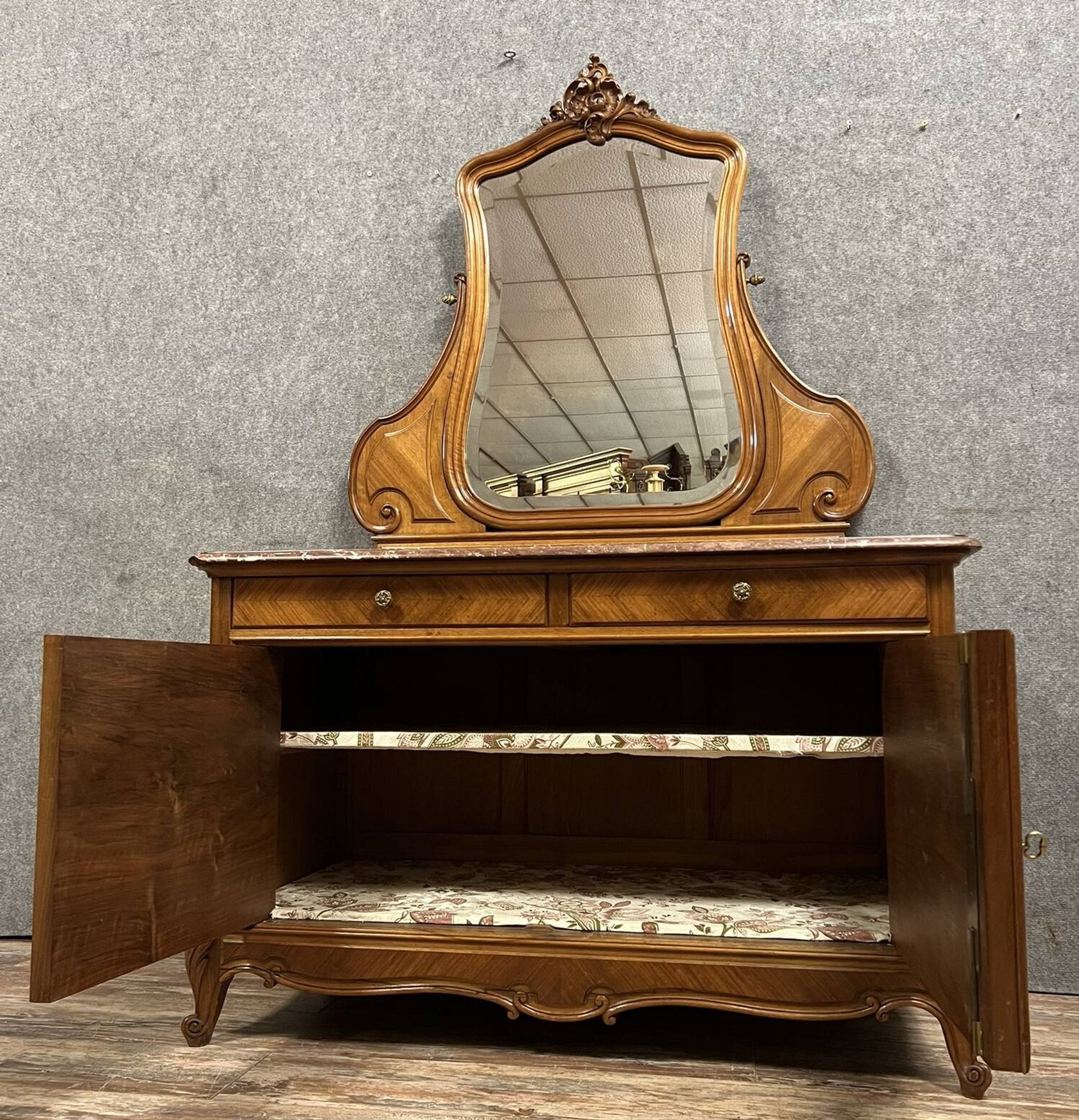 Superb Louis XV style chest of drawers with psyche doors in walnut marquetry circa 1880