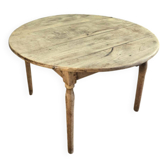 Round farmhouse table