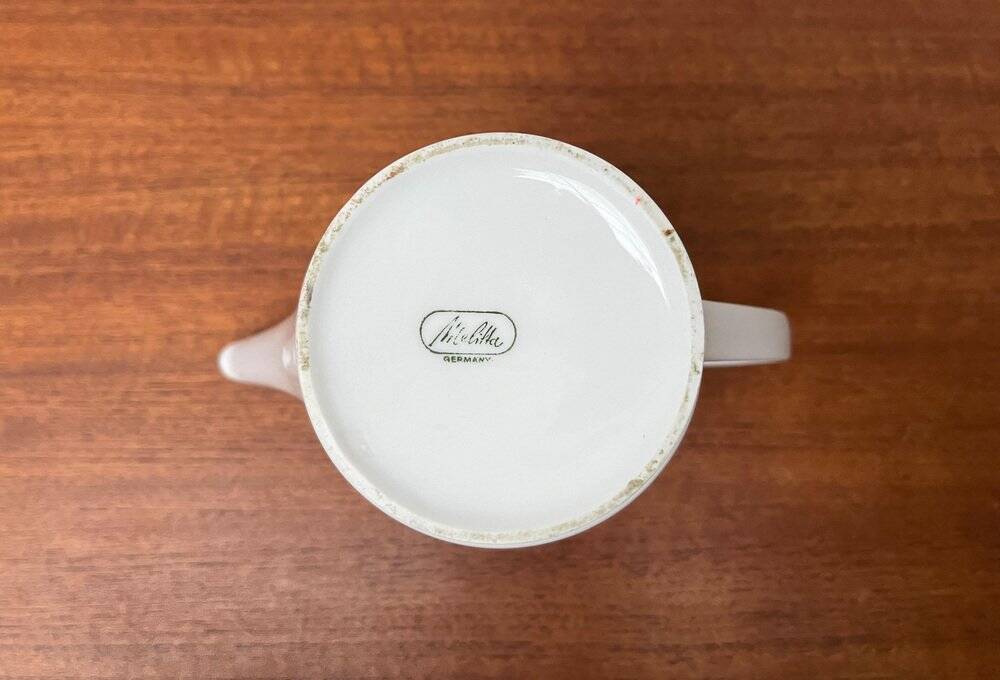 Teapot or coffee pot in German ceramic from the mid-century, Hamburg Form 20 series decor Blumenspiel by Lieselotte Kantner for Melitta, 1960s.