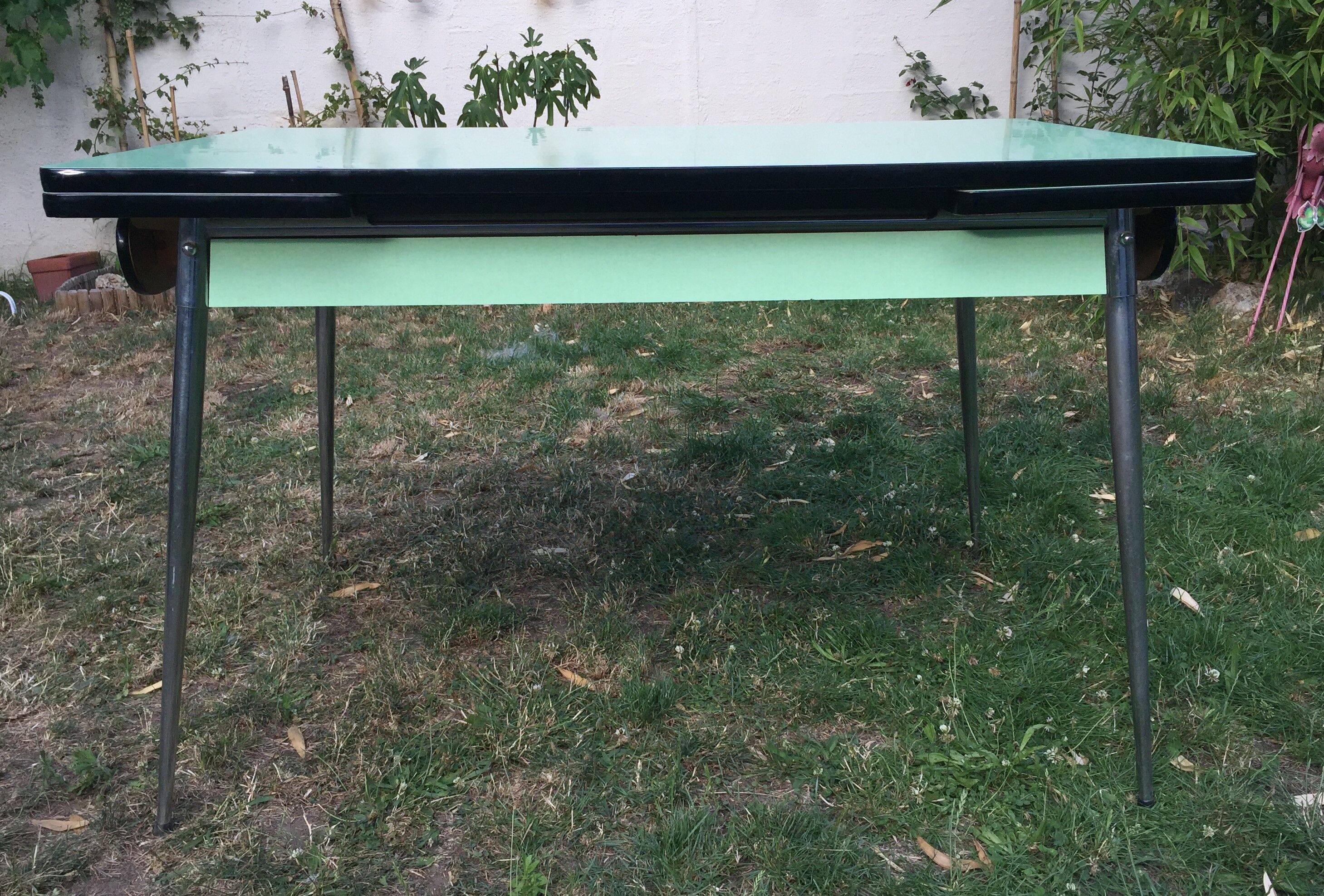 Vintage set in formica