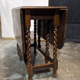 Gate leg table in oak