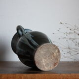 Blue vase with coves