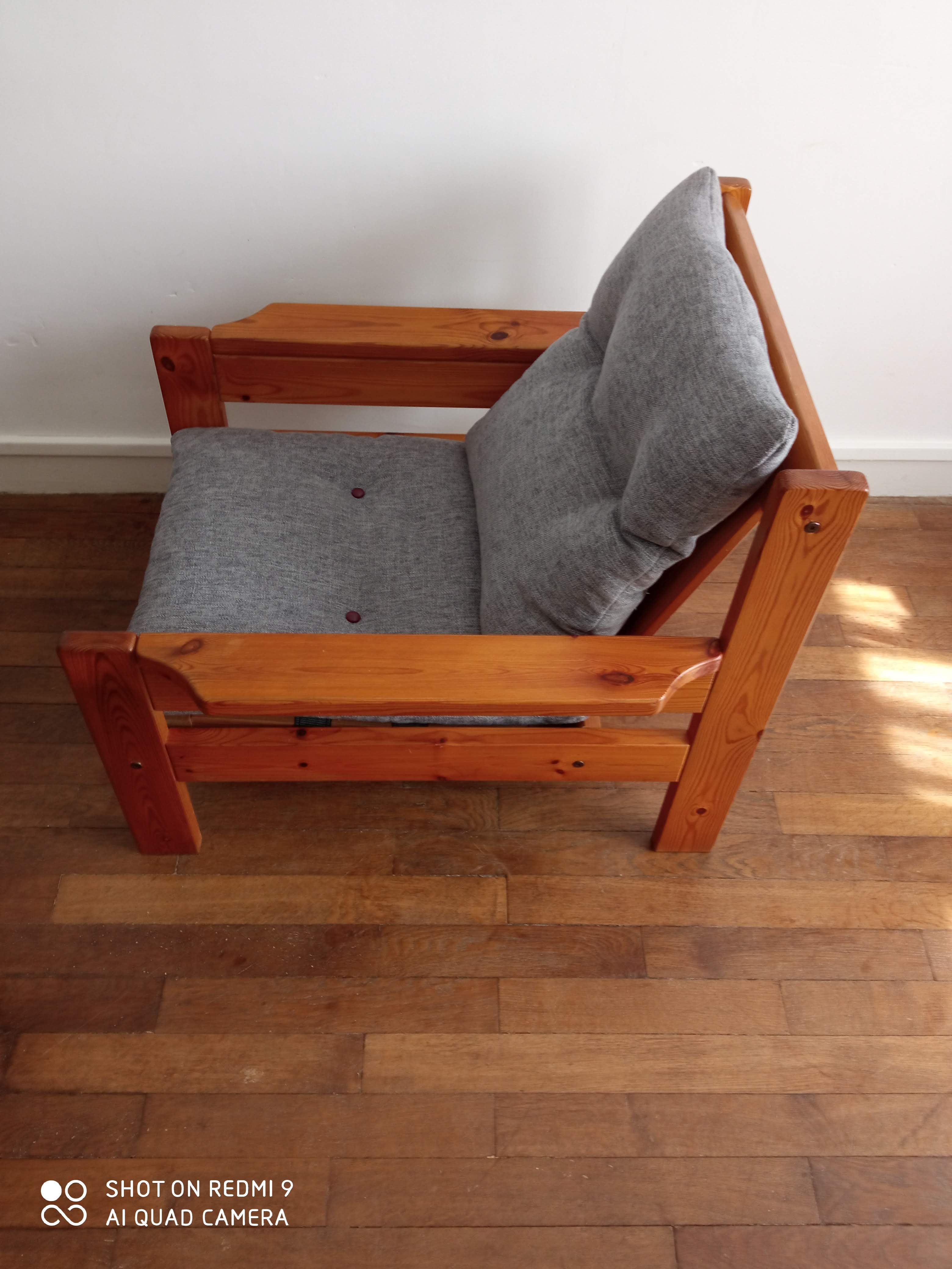 Pair of pine chairs 1980