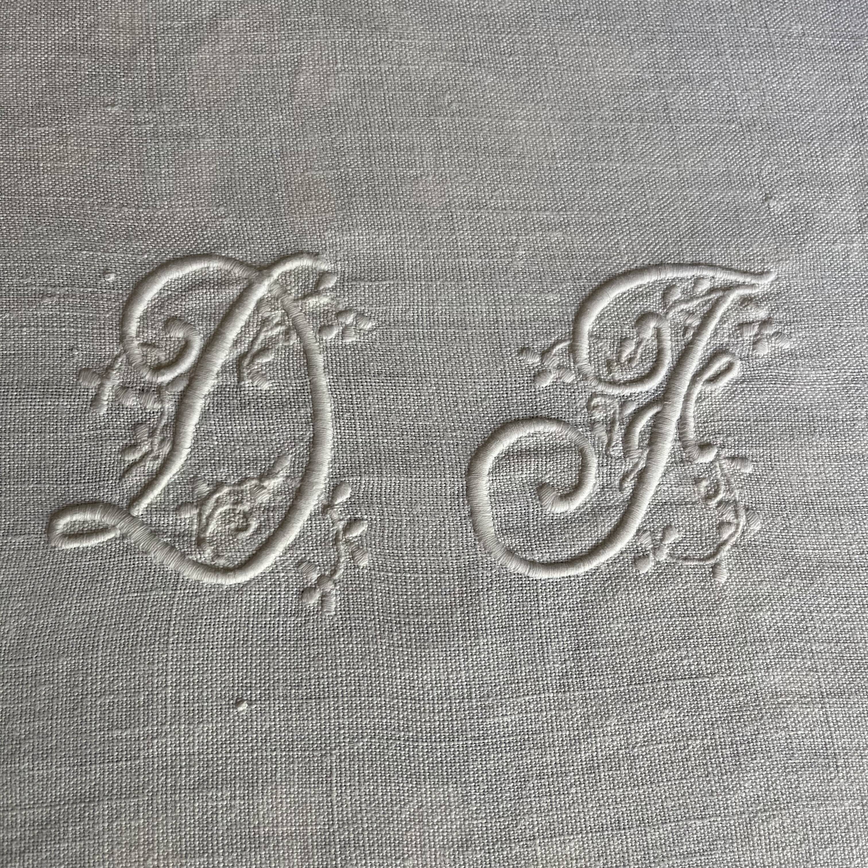 Nappe de vigneron, monogramme DF