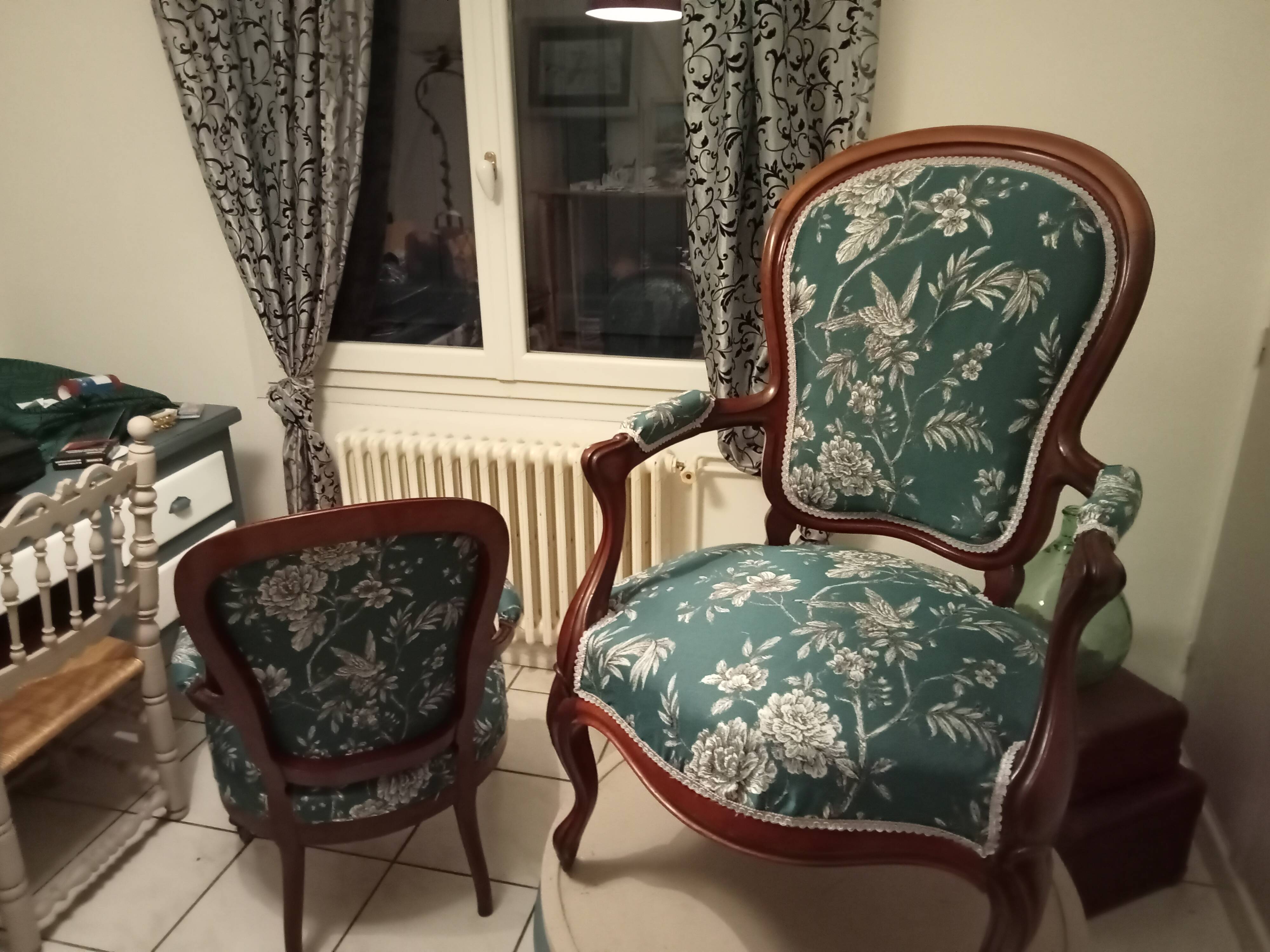 Paire de fauteuils cabriolet style Louis XV