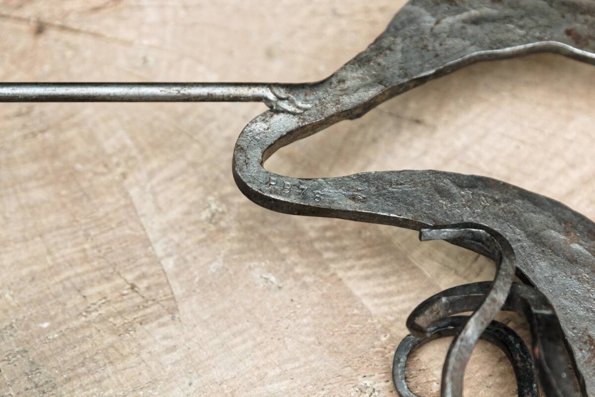 Wrought iron rooster candle holder, in the Marolles style