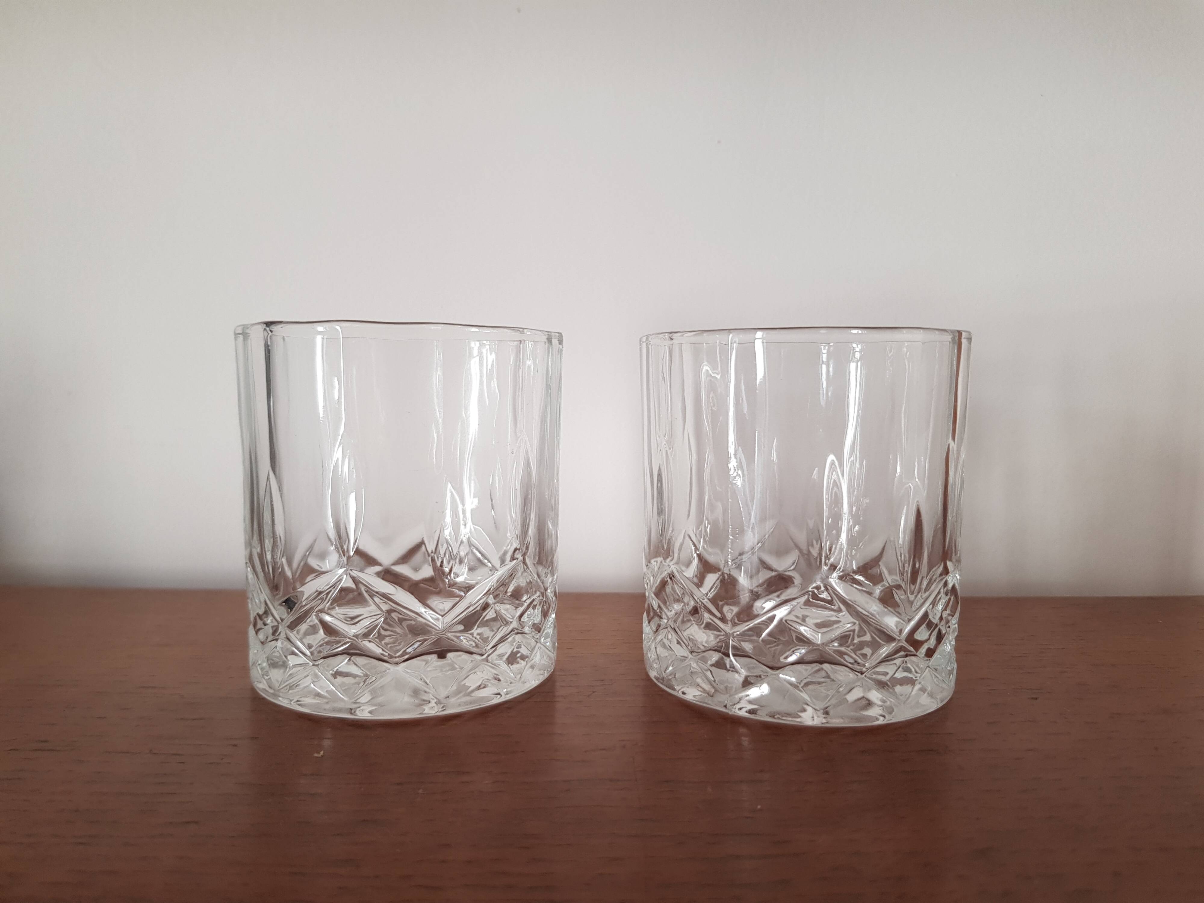 Set of 2 crystal whisky glasses