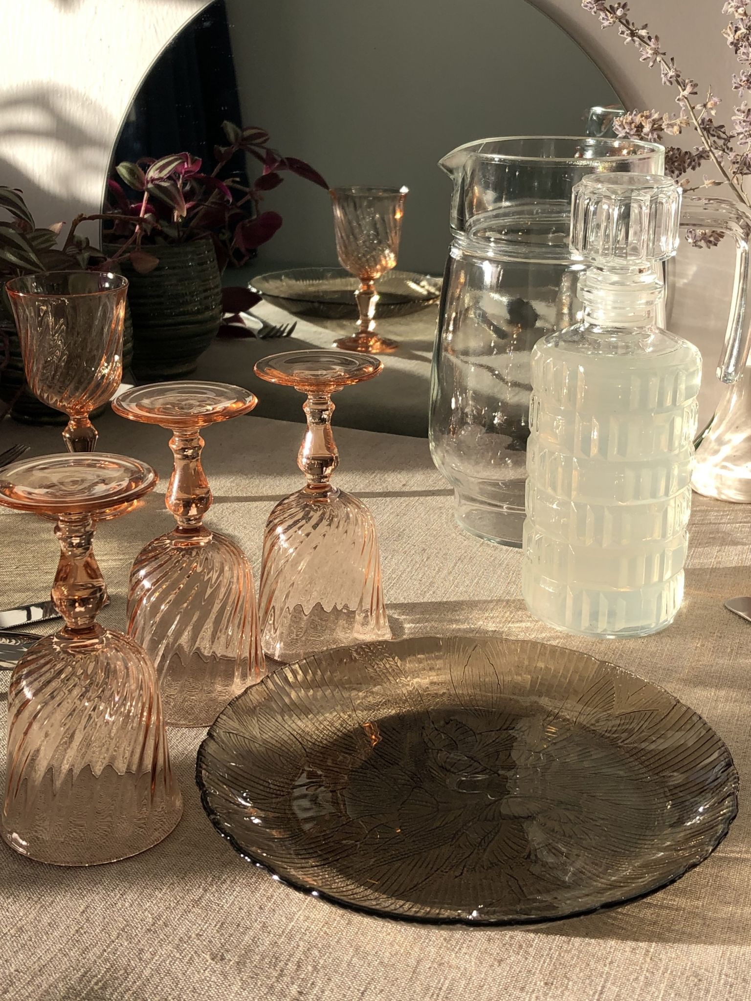 4 glasses tourbillon Rosaline wine in pink glass, Luminarc French glassware, vintage retro table