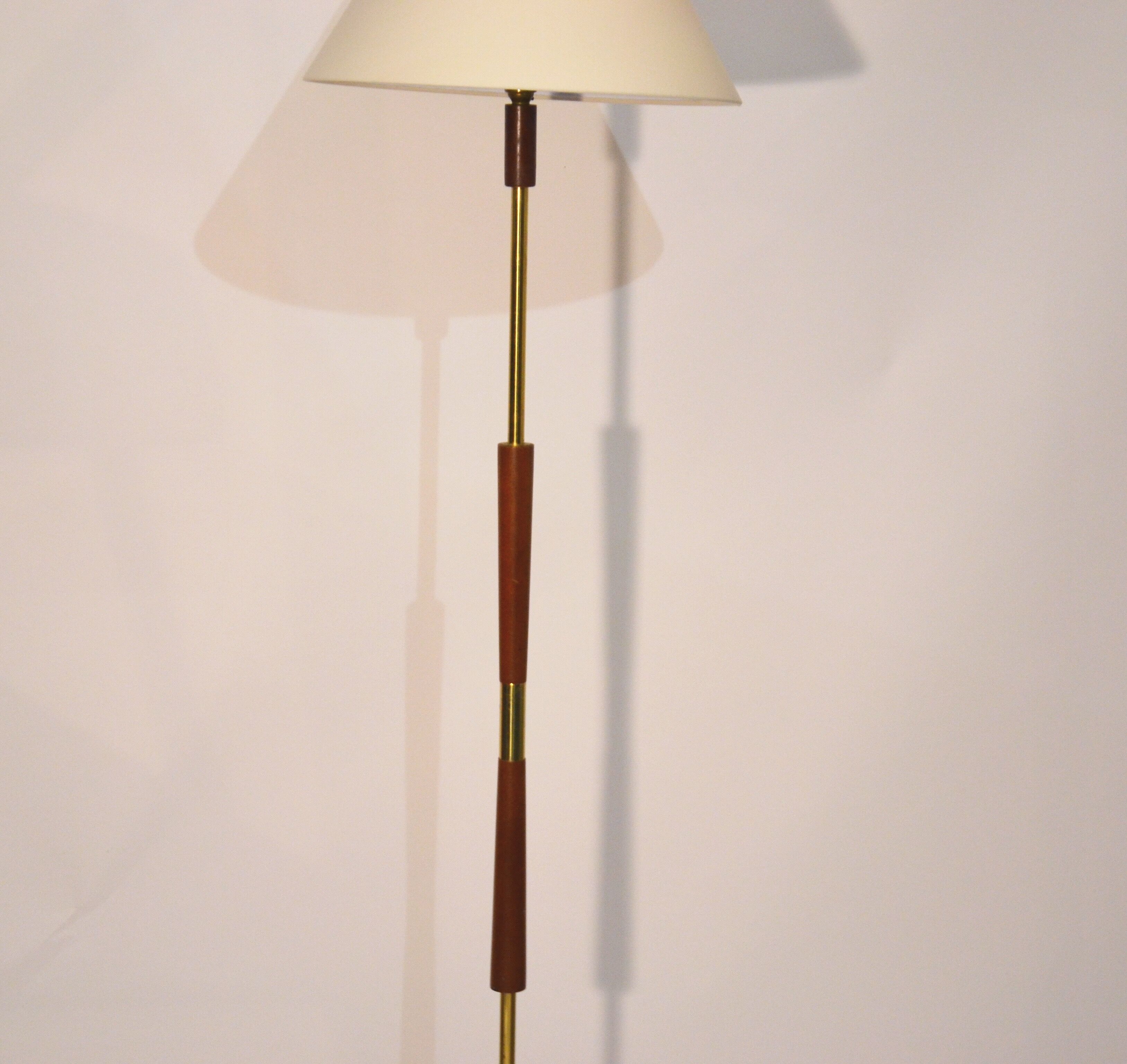 Scandinavian floor lamp