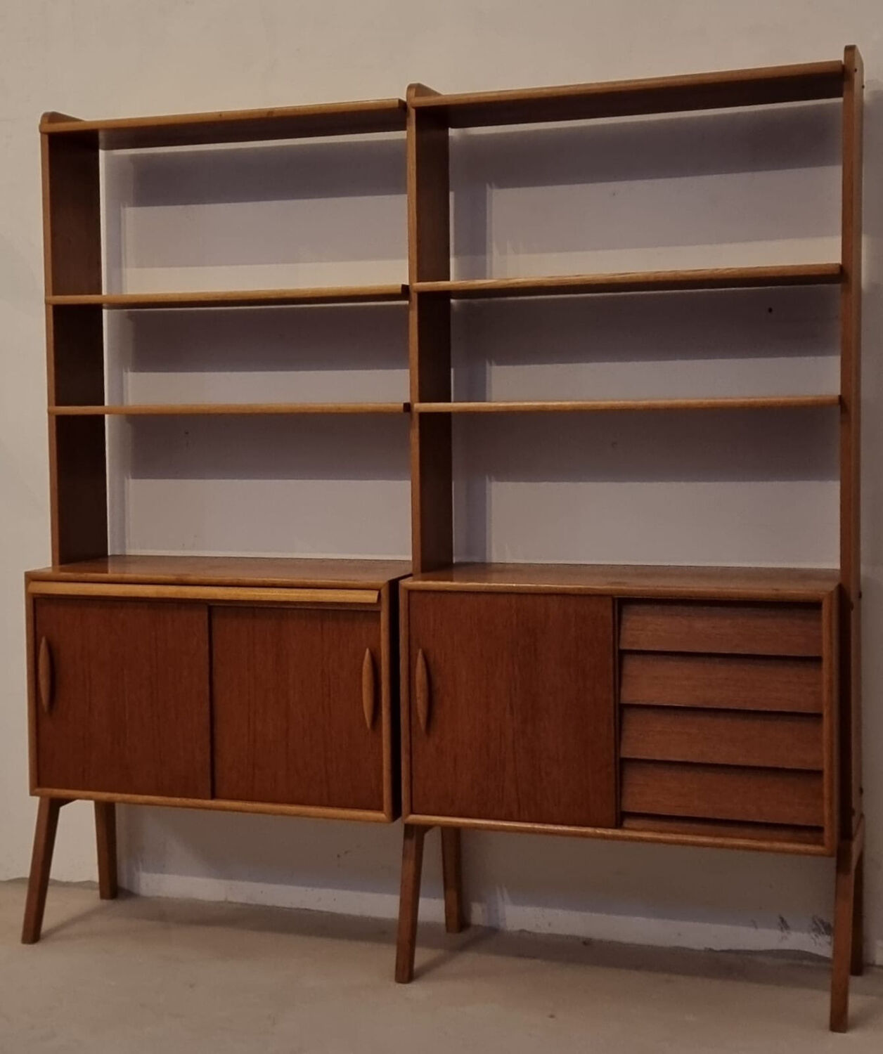 Système mural du milieu du siècle