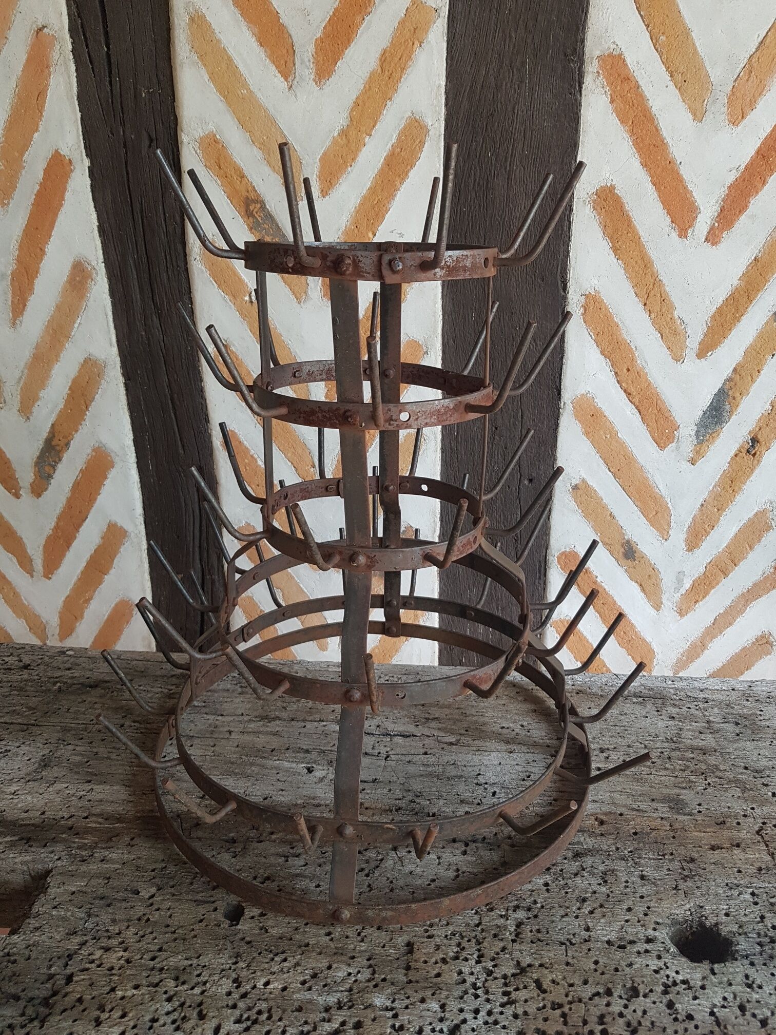 If hedgehog carries metal bottles