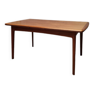 Eettafel du milieu du siècle