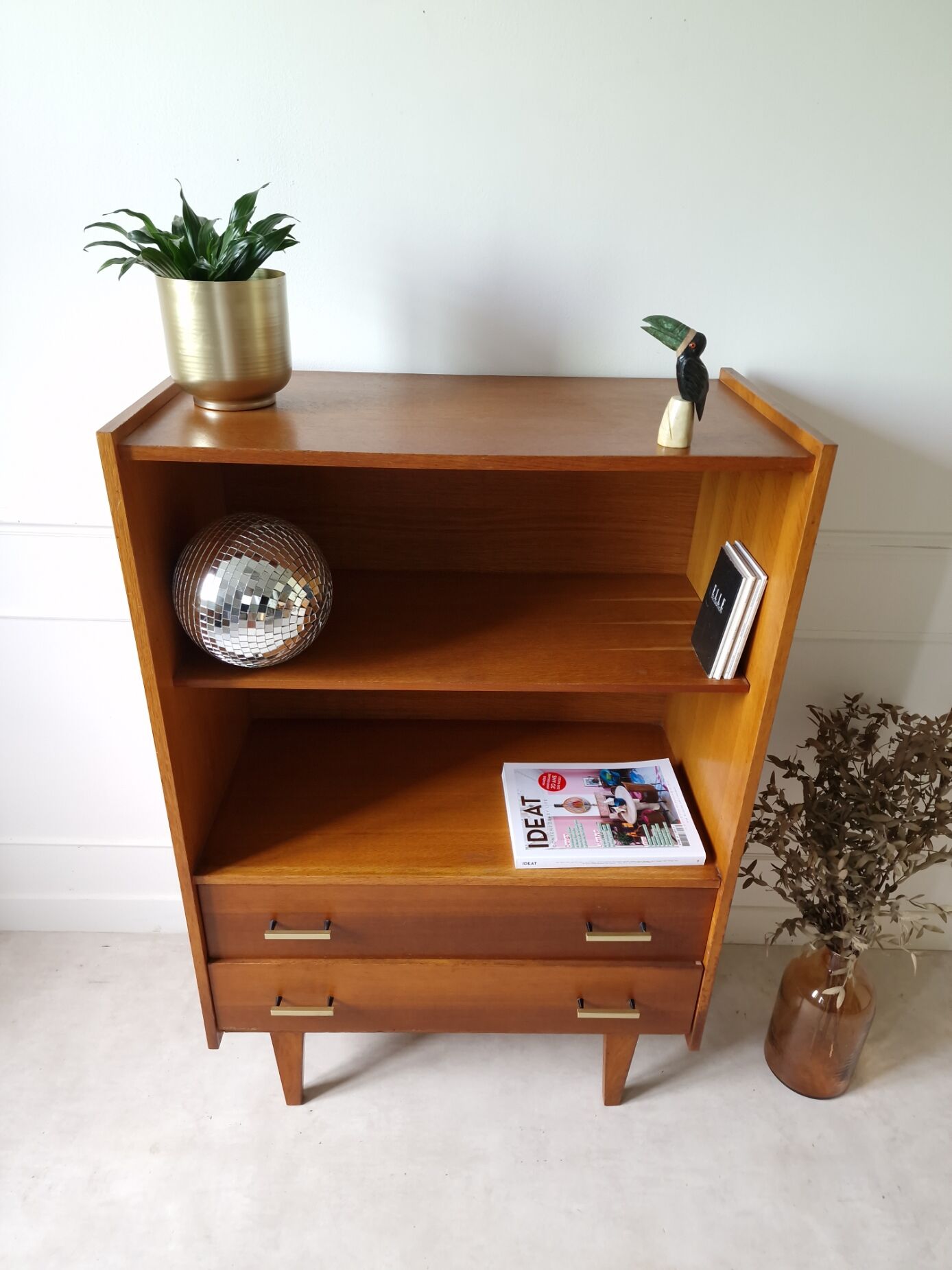 Vintage shelf