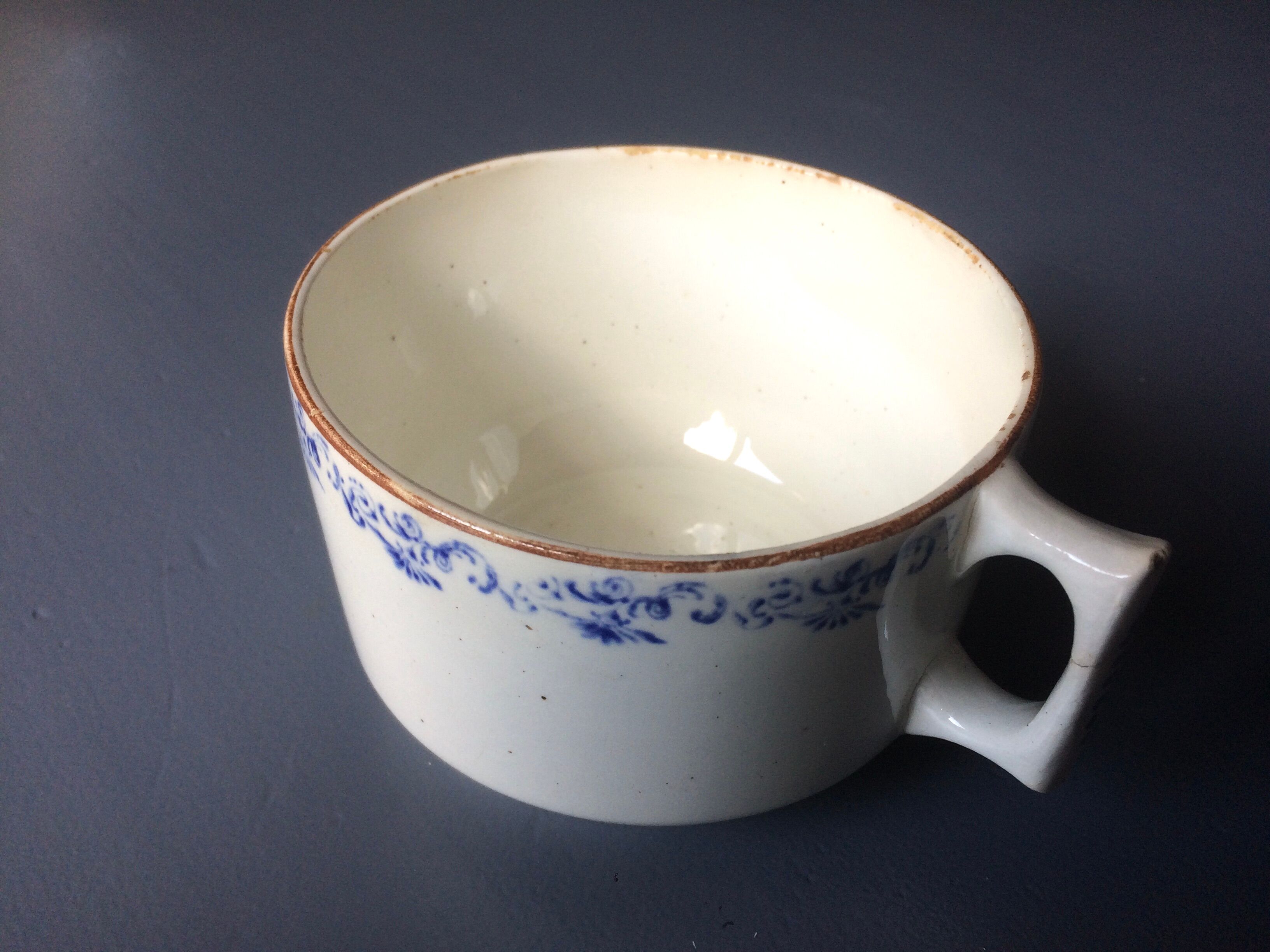 6 old bowls with old ceramic bowls