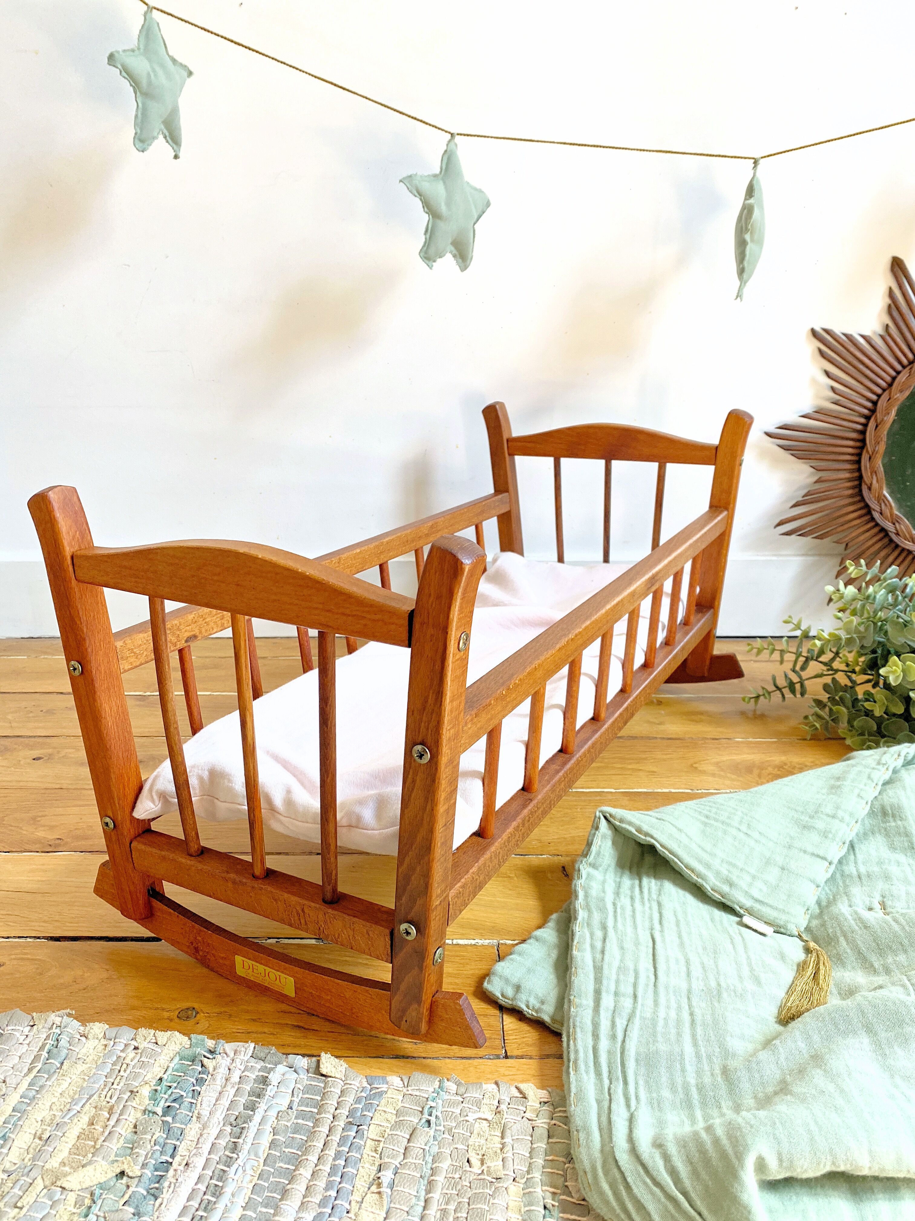 Dejou rocking doll bed