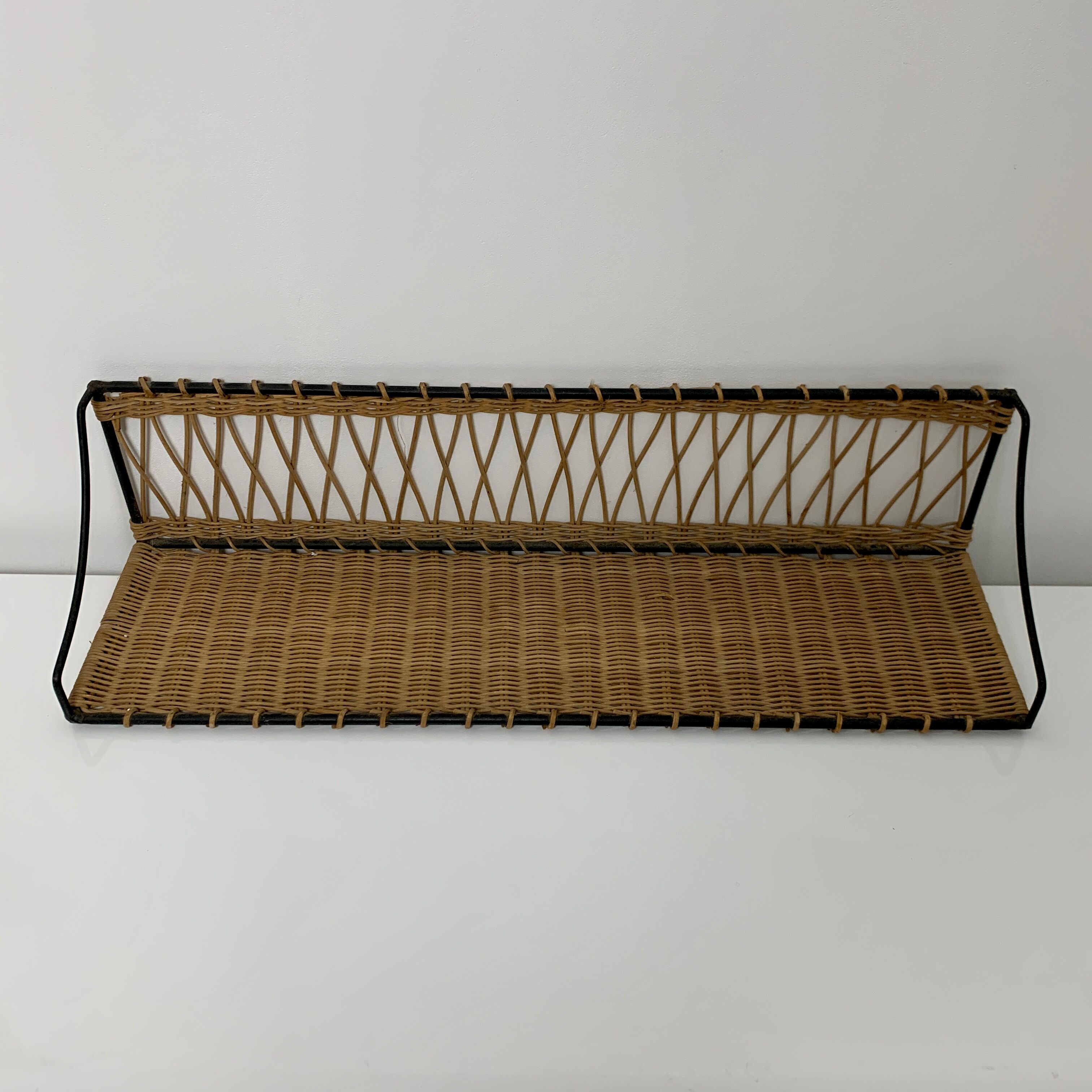 Wall floor in iron and rattan