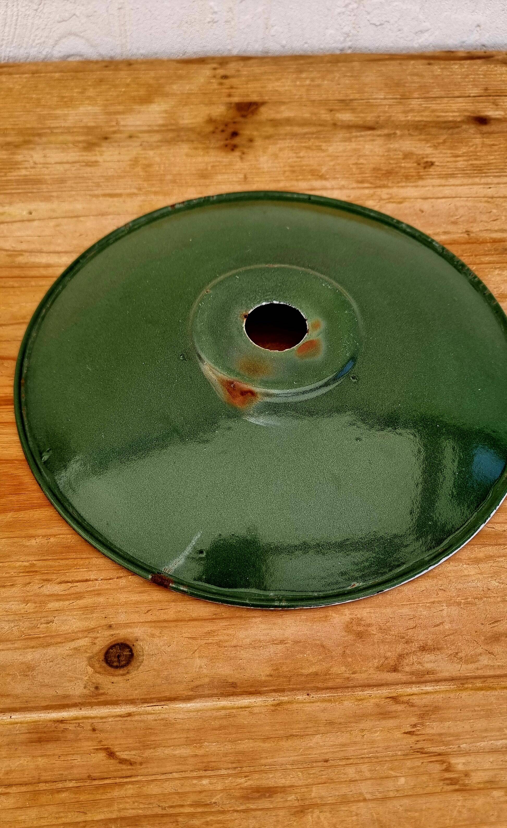 Suspension in enamelled sheet metal