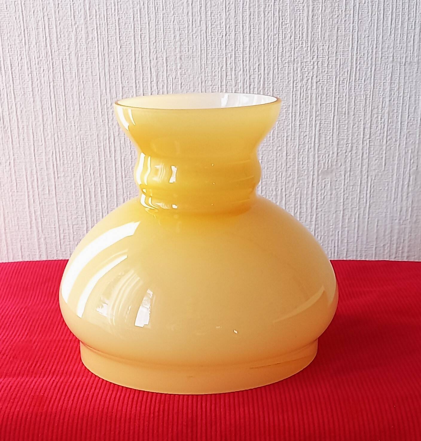 Orange-yellow opaline globe
