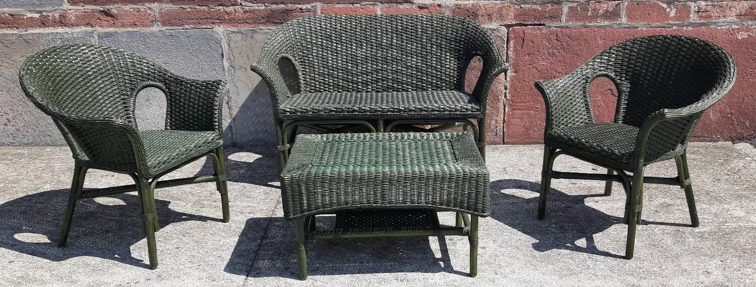 Salon de jardin complet en rotin. (Sofa, fauteuils x 2, table basse)