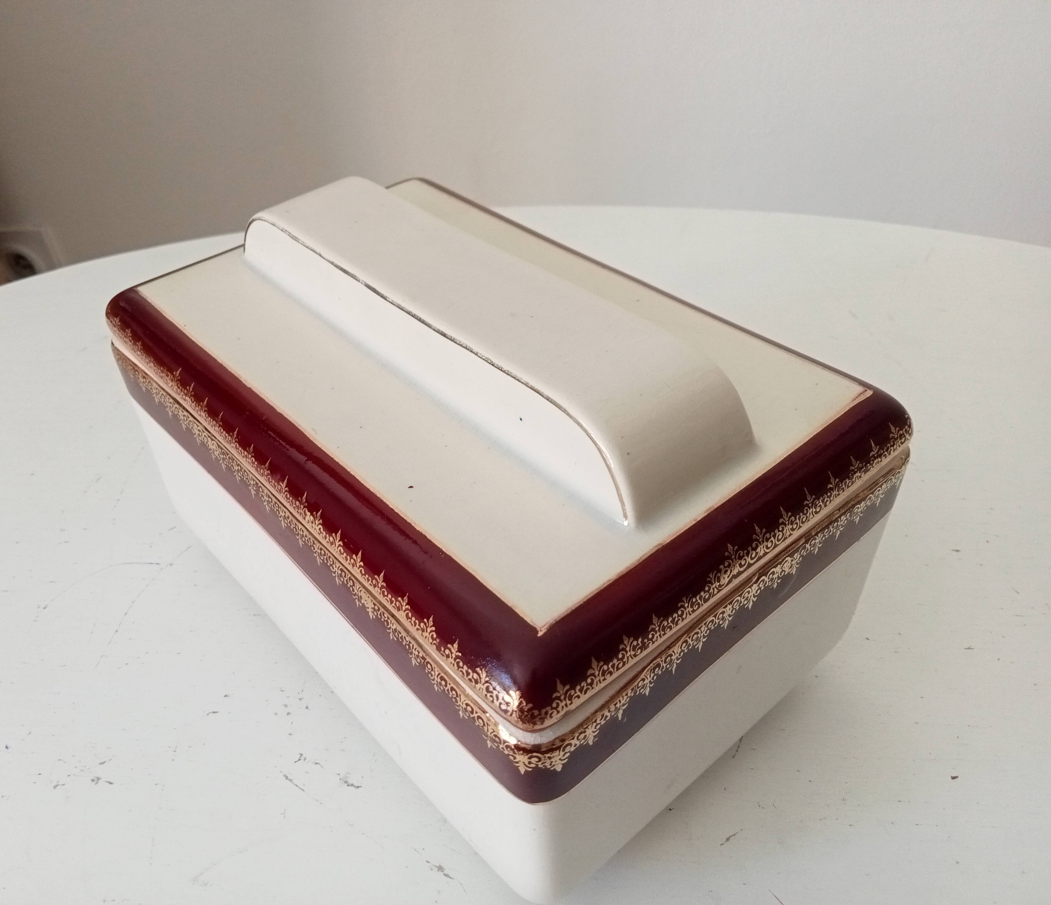 Art Deco bonbonnière from the 1950s, Digoin porcelain.