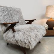 Fauteuil en peau de mouton vintage scandinave