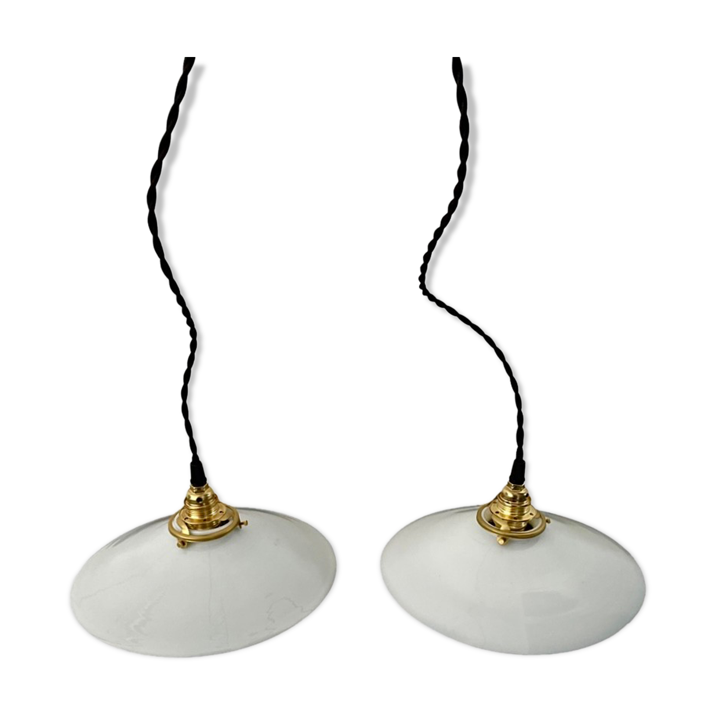 Set of two white opaline hanging lamps