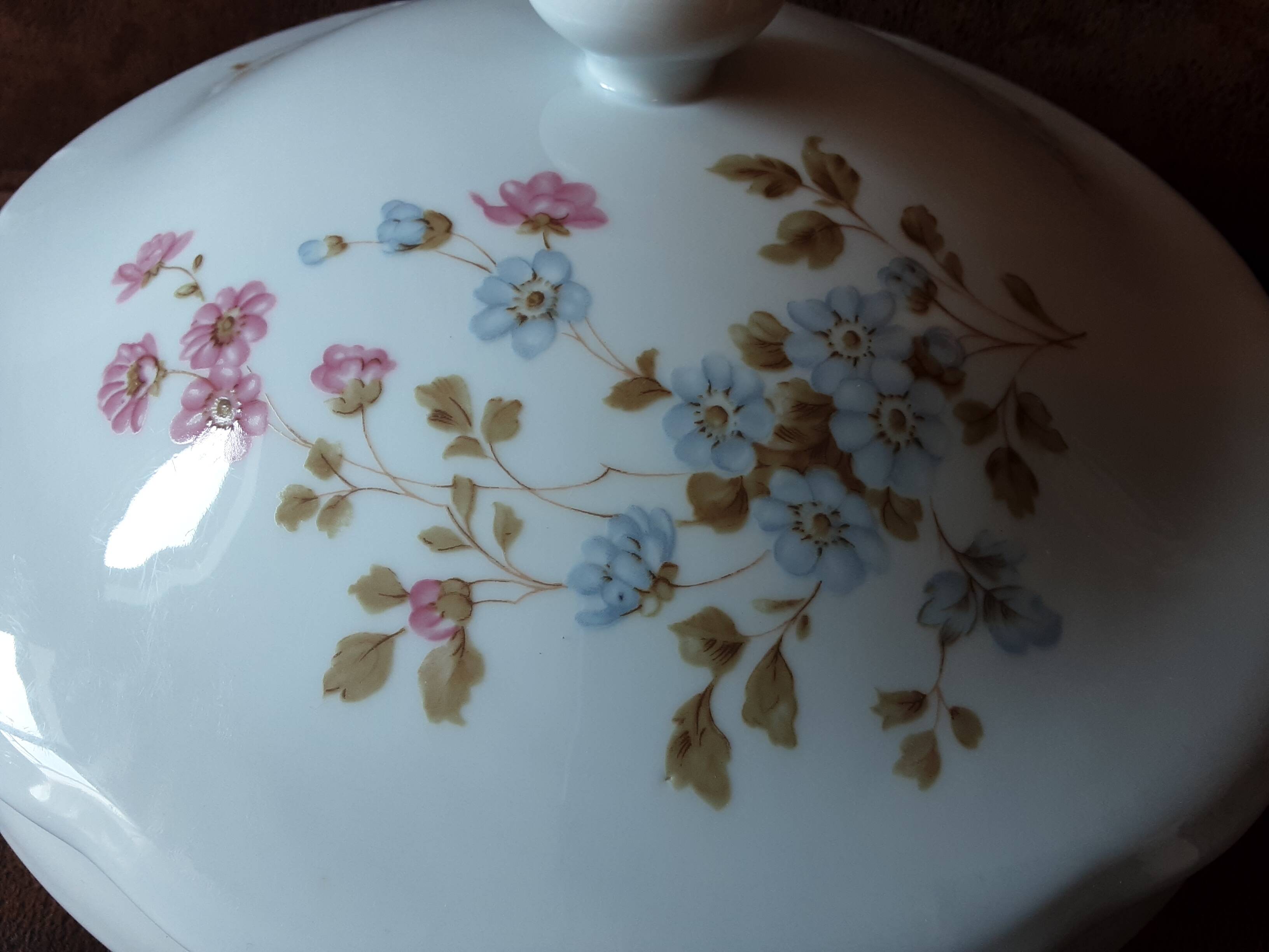 Soup tureen A Deshoulieres