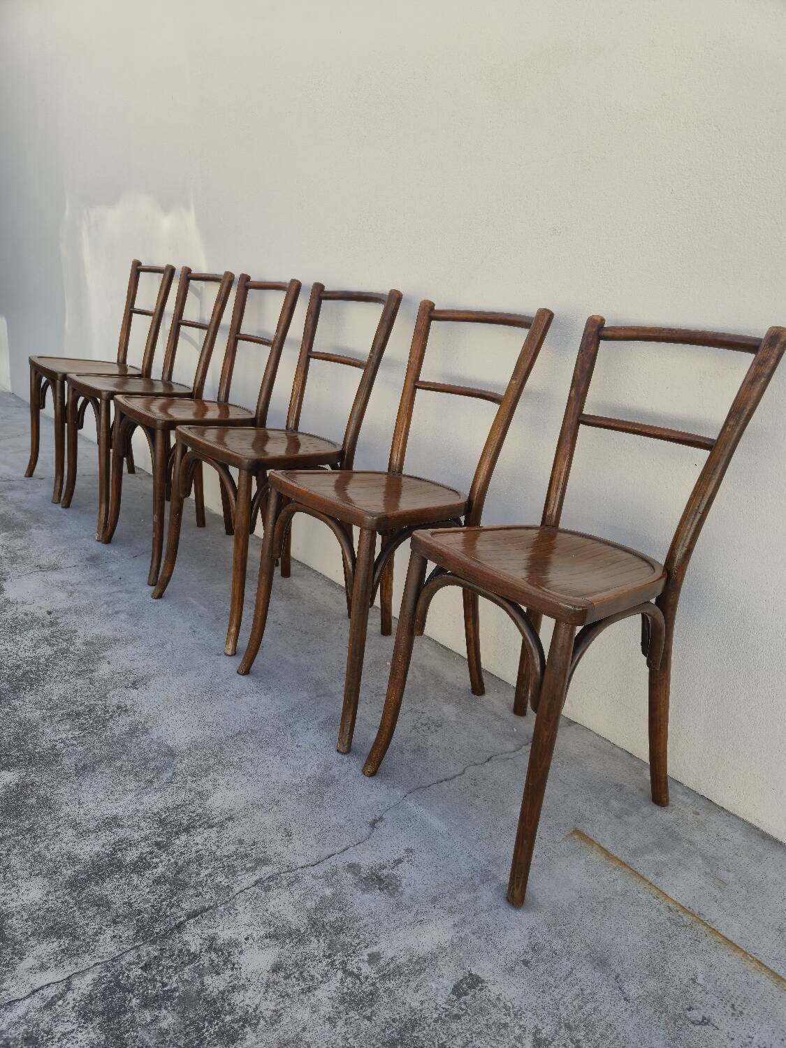 Serie de 6 chaises de bistrot signé Baumann bois courbée 1930s