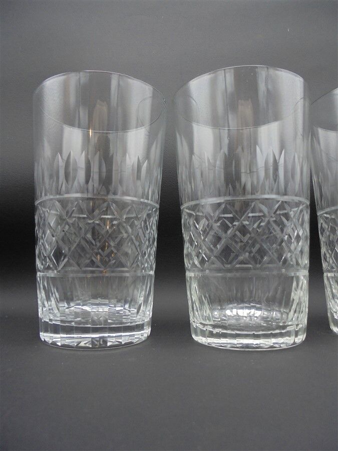 Set of 4 chiselled cups