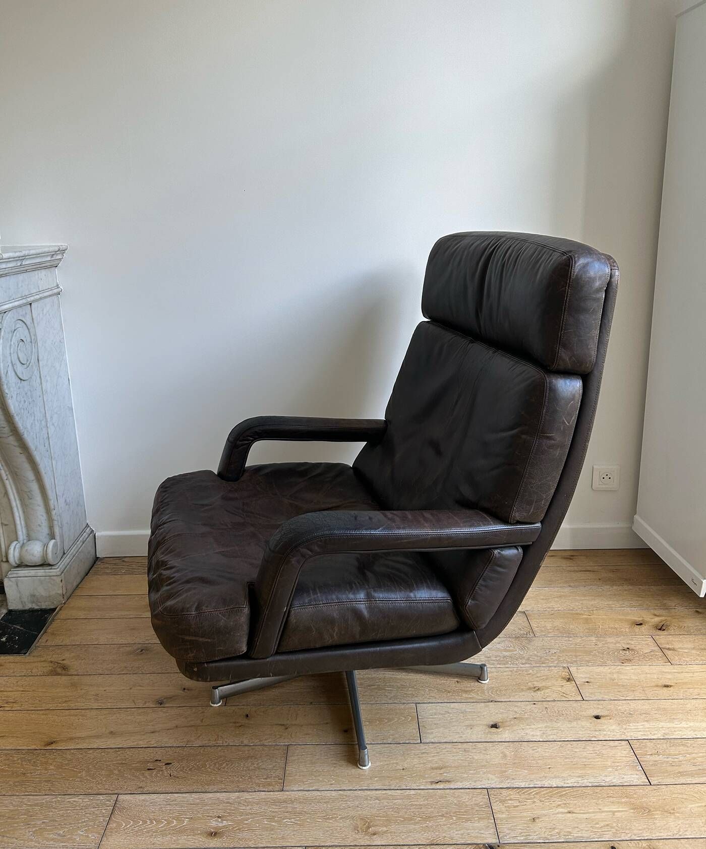 Vintage leather and steel swivel chair, 1970s, Walter Knoll