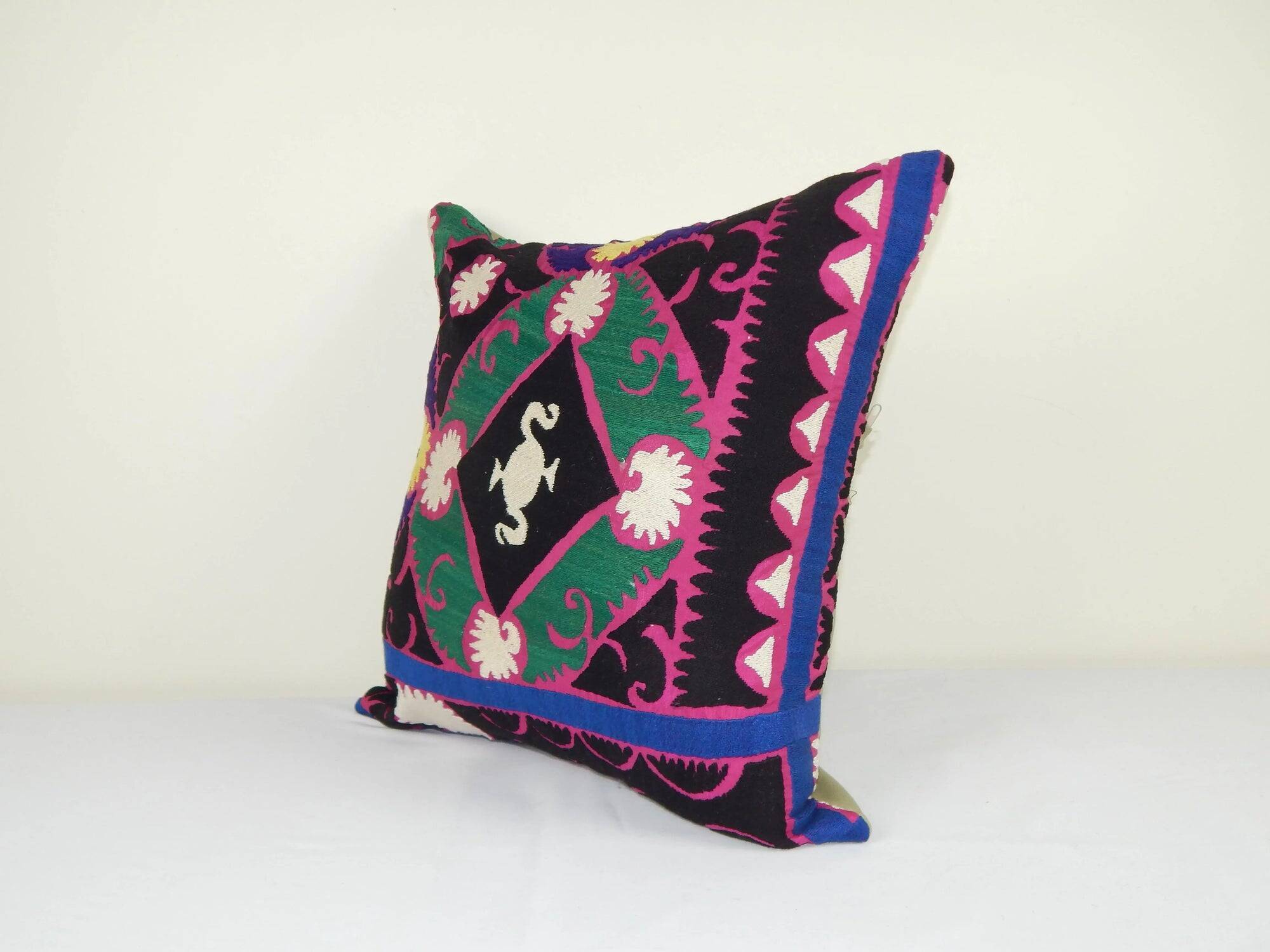 Housse de coussin brodée vintage 46x46 cm