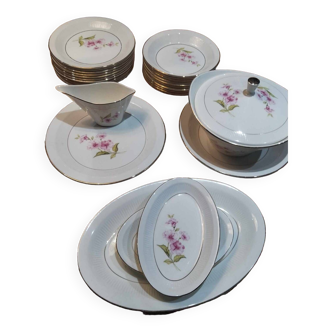 Service de table Gien France Chevreuse porcelaine fine motif fleurie