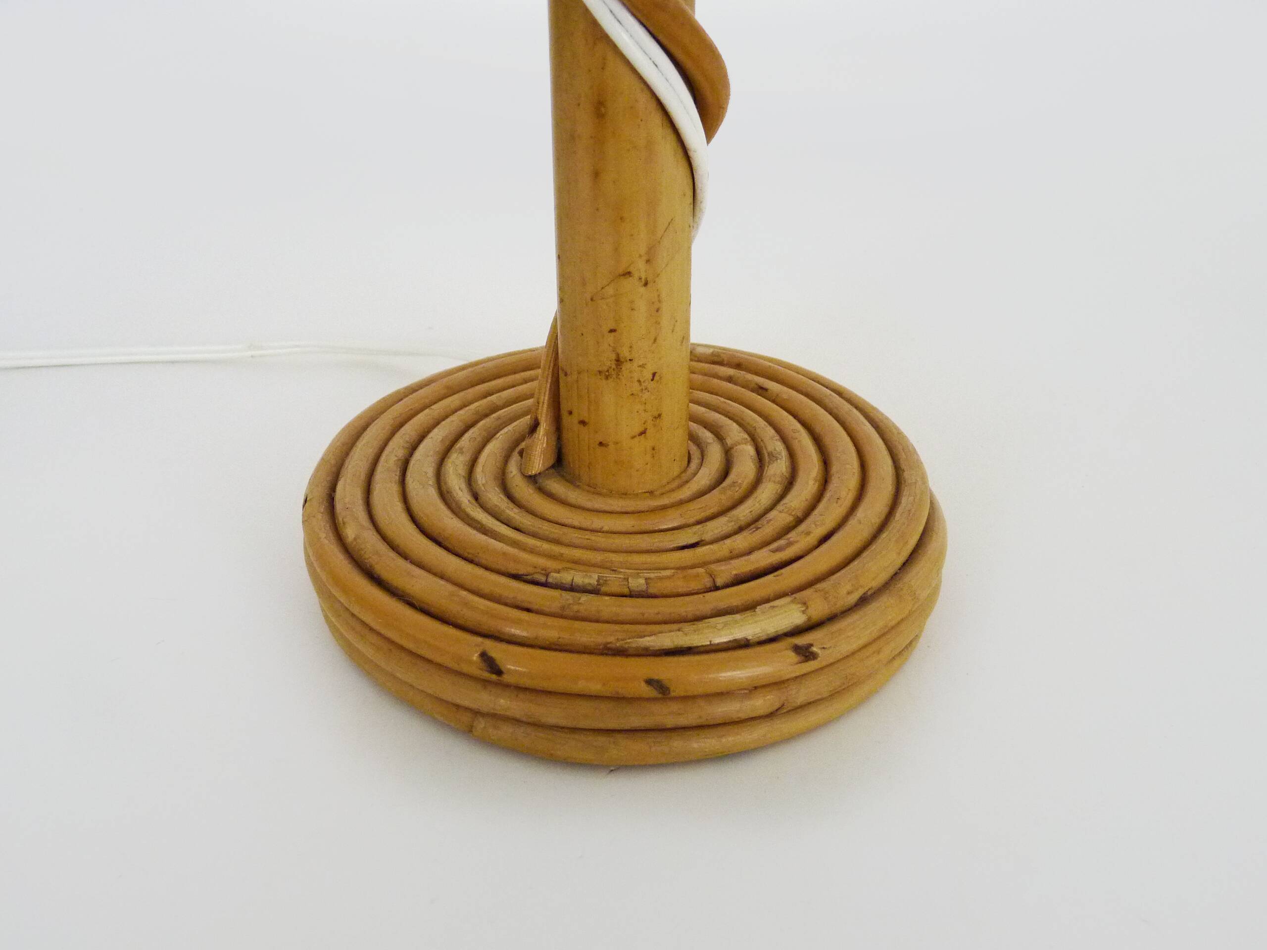 Bedside lamp, table lamp in rattan, bamboo Louis Sognot. 50s