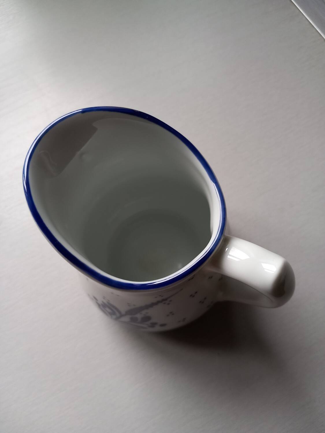 Petit pot à lait en porcelaine de Limoges