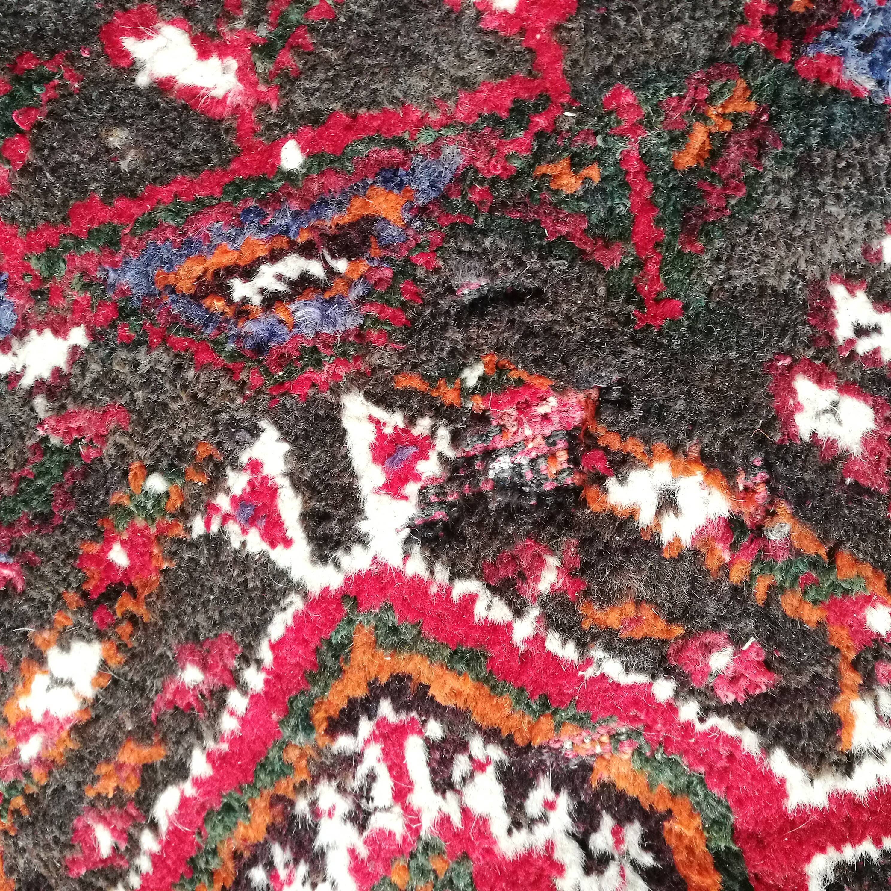 Ancient Persian rug, 285/215 cm, handmade.