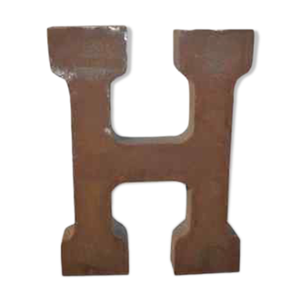 Lettre industrielle en fer "H"