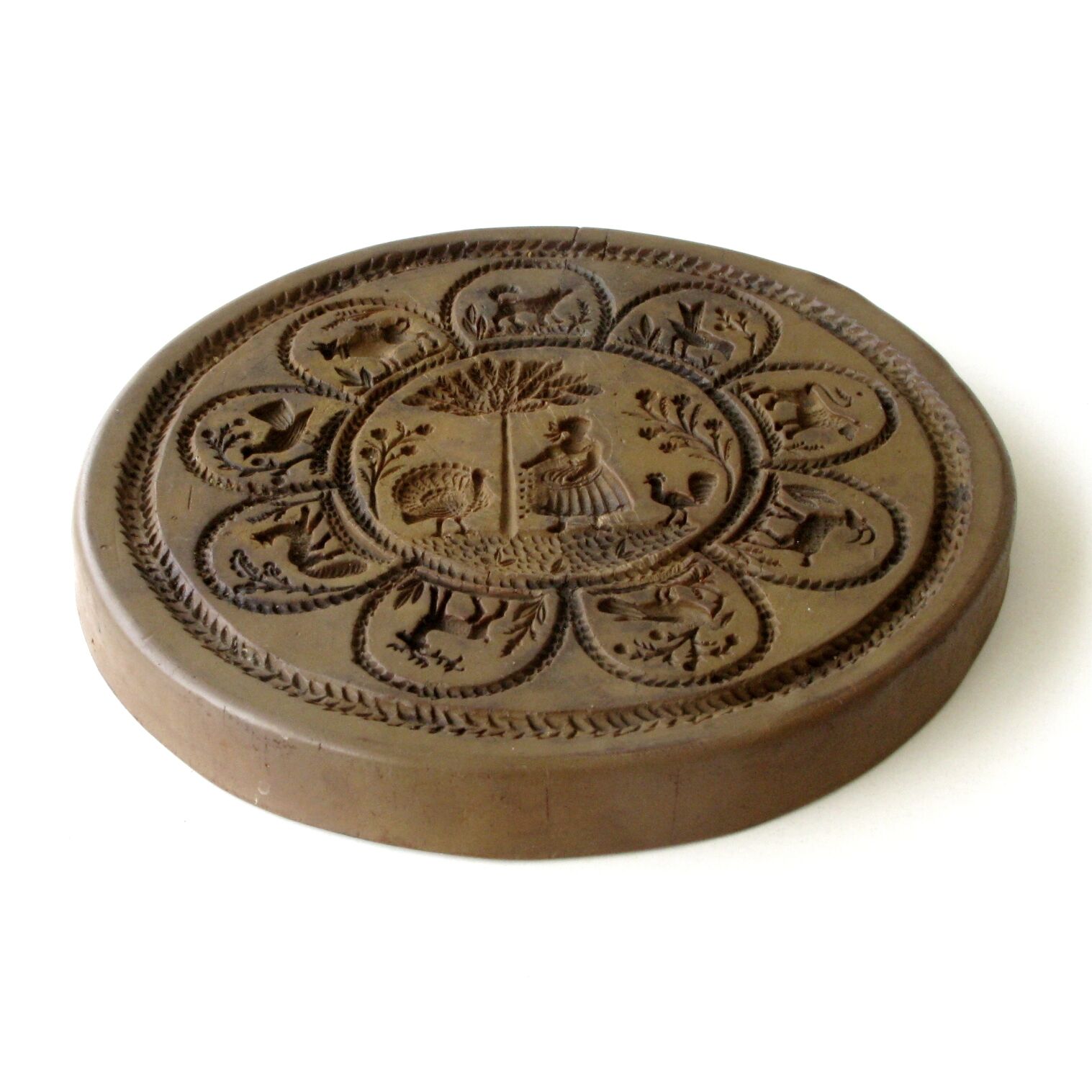 Artisanal carved solid wood underside with mountain décor - round chalet décor