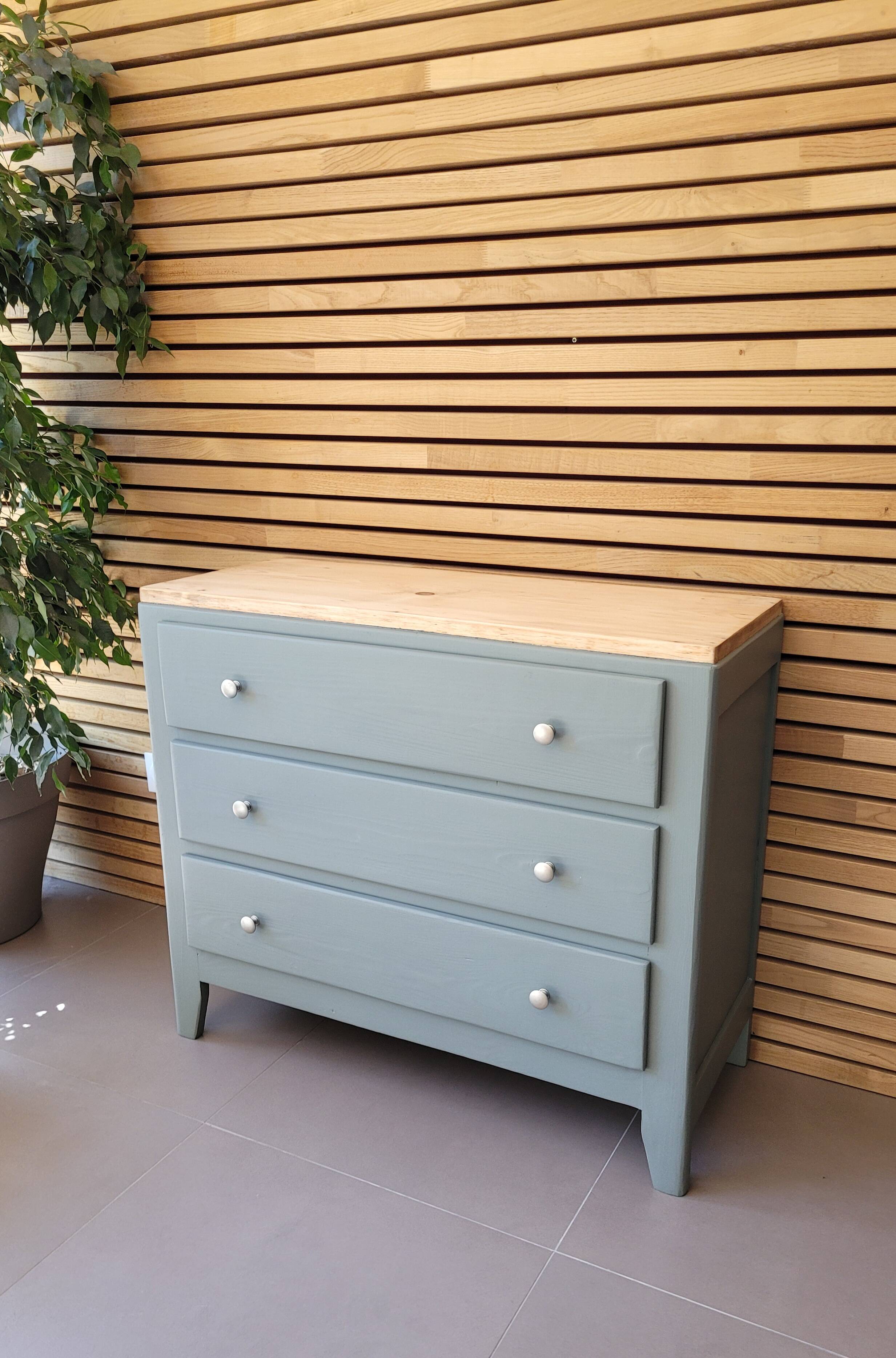 Vintage Scandinavian chest of drawers