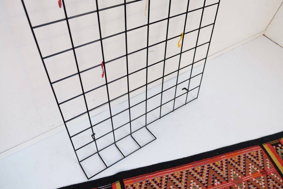 Fichtel string cabinet in retro vintage style from the 60s-70s.