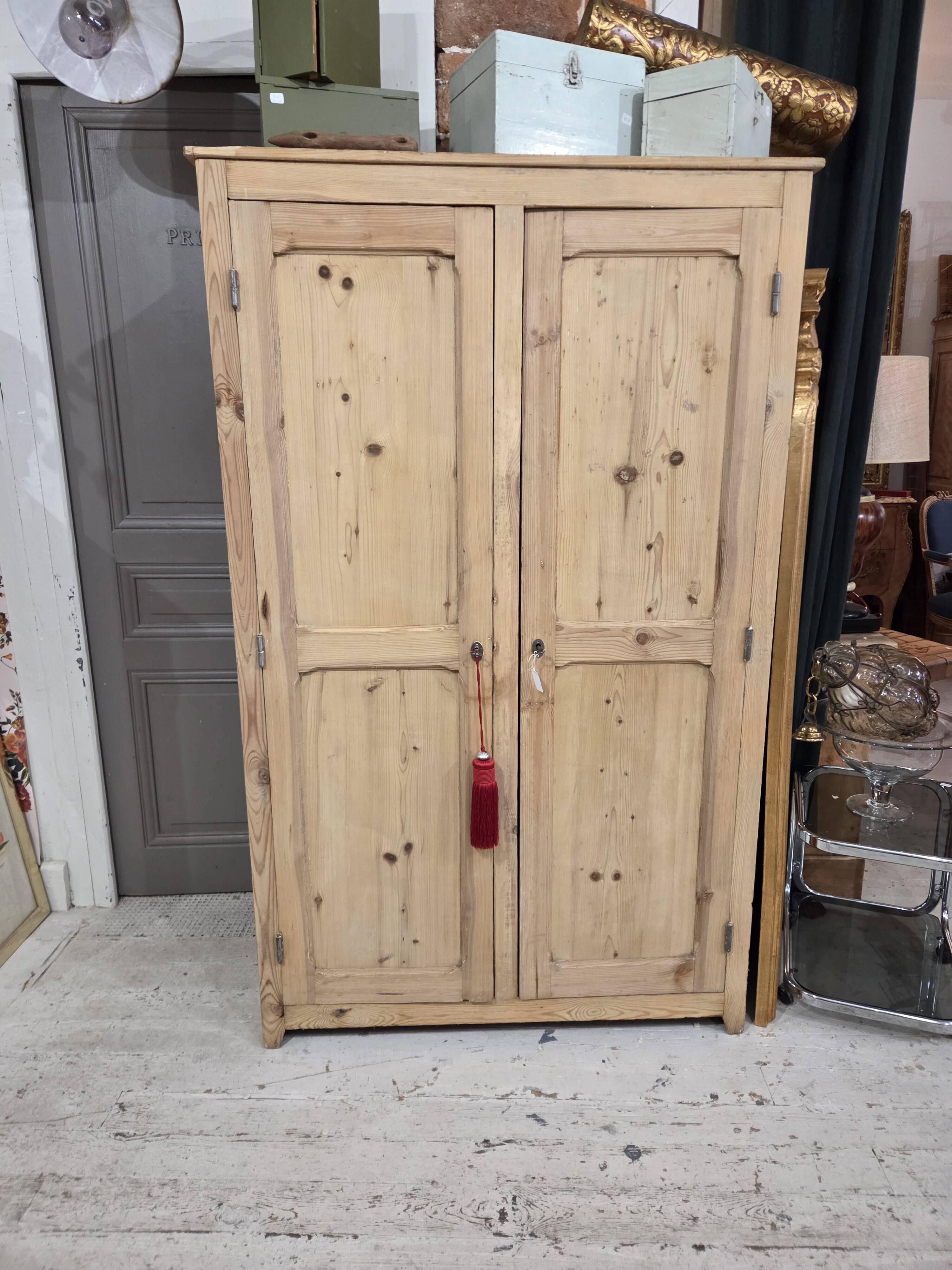 Stripped parisian wardrobe