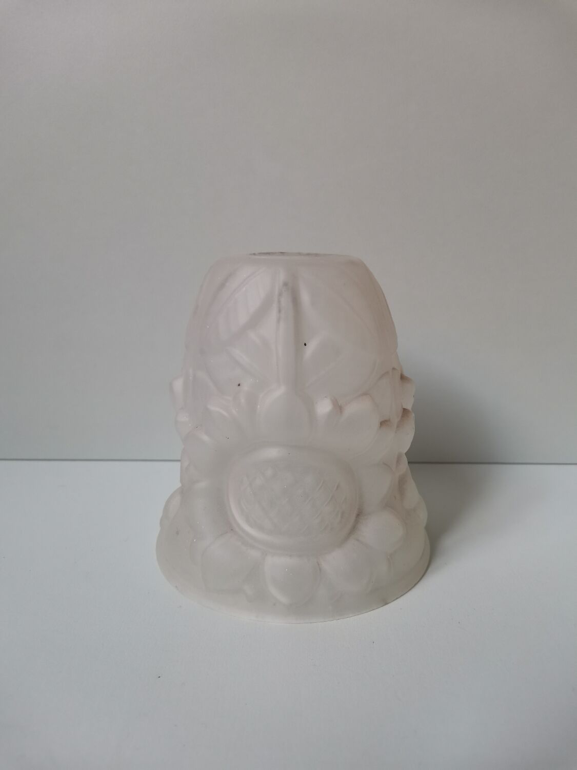 Vintage molded art deco glass lamp globe