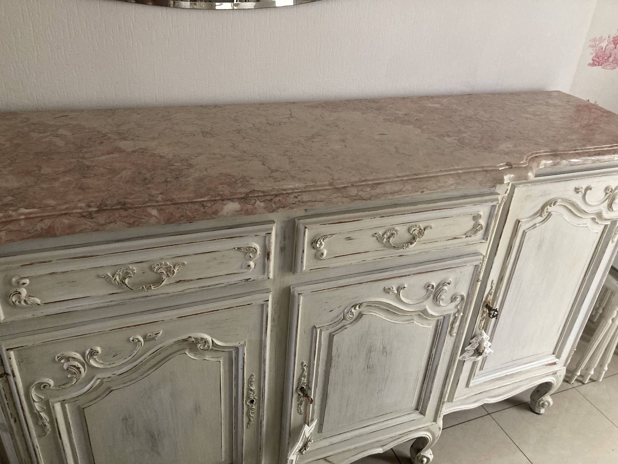 Buffet in cherry wood, Provençal style, renovated in aged white.