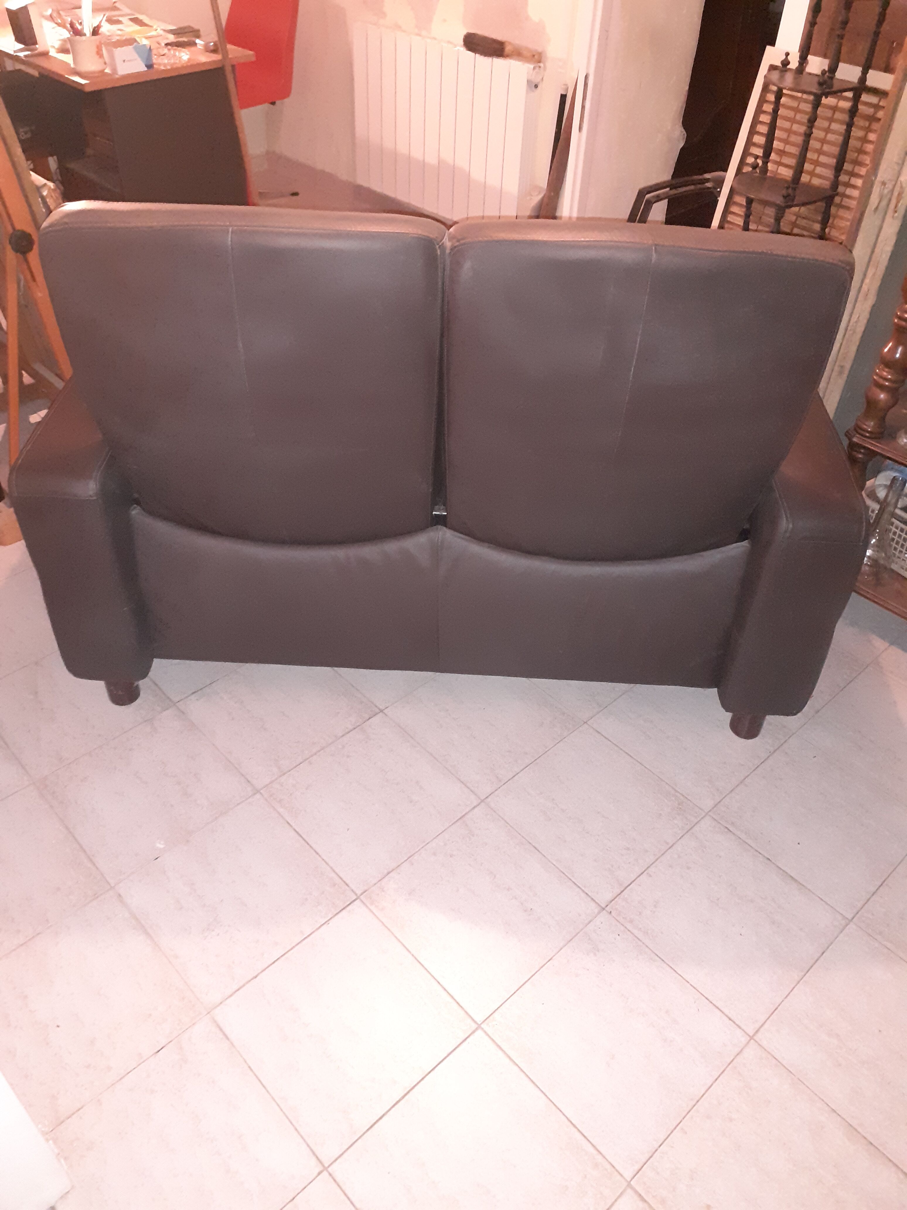 Canapé 2 places Stressless assise ultra confort, cuir Noblesse-Brown, canapé de grande qualité.