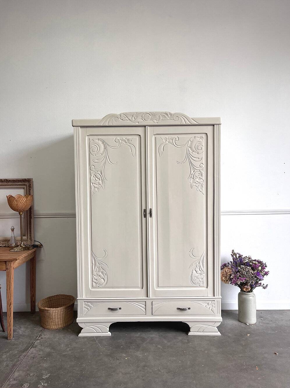 Armoire art déco grège