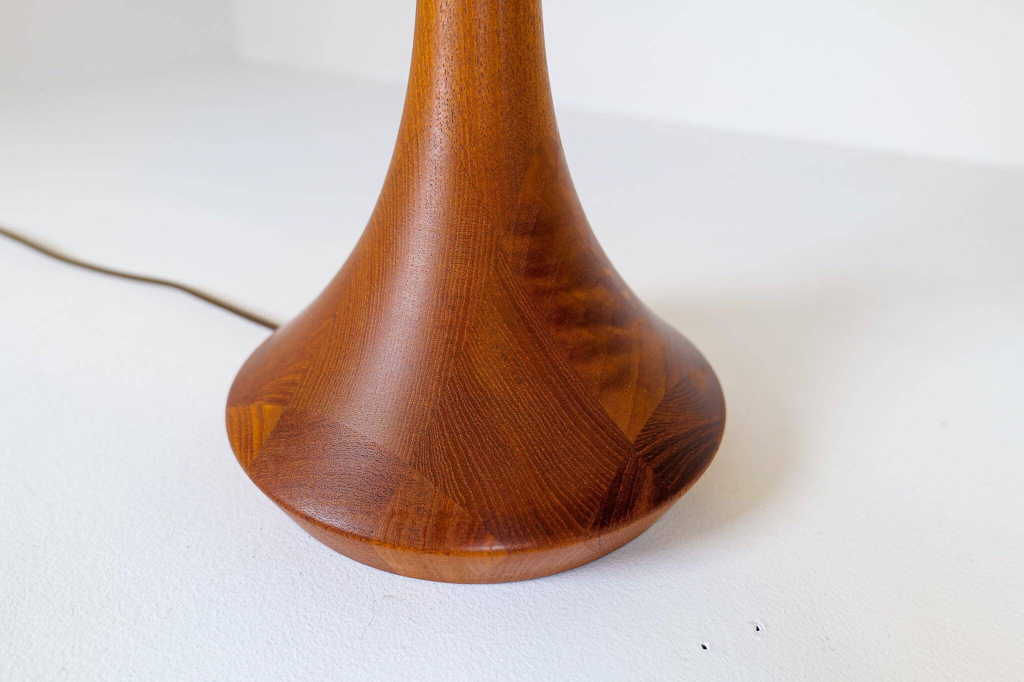 Mid-century table lamp in solid teak by Lisbeth Brams, Denmark, 1960s.