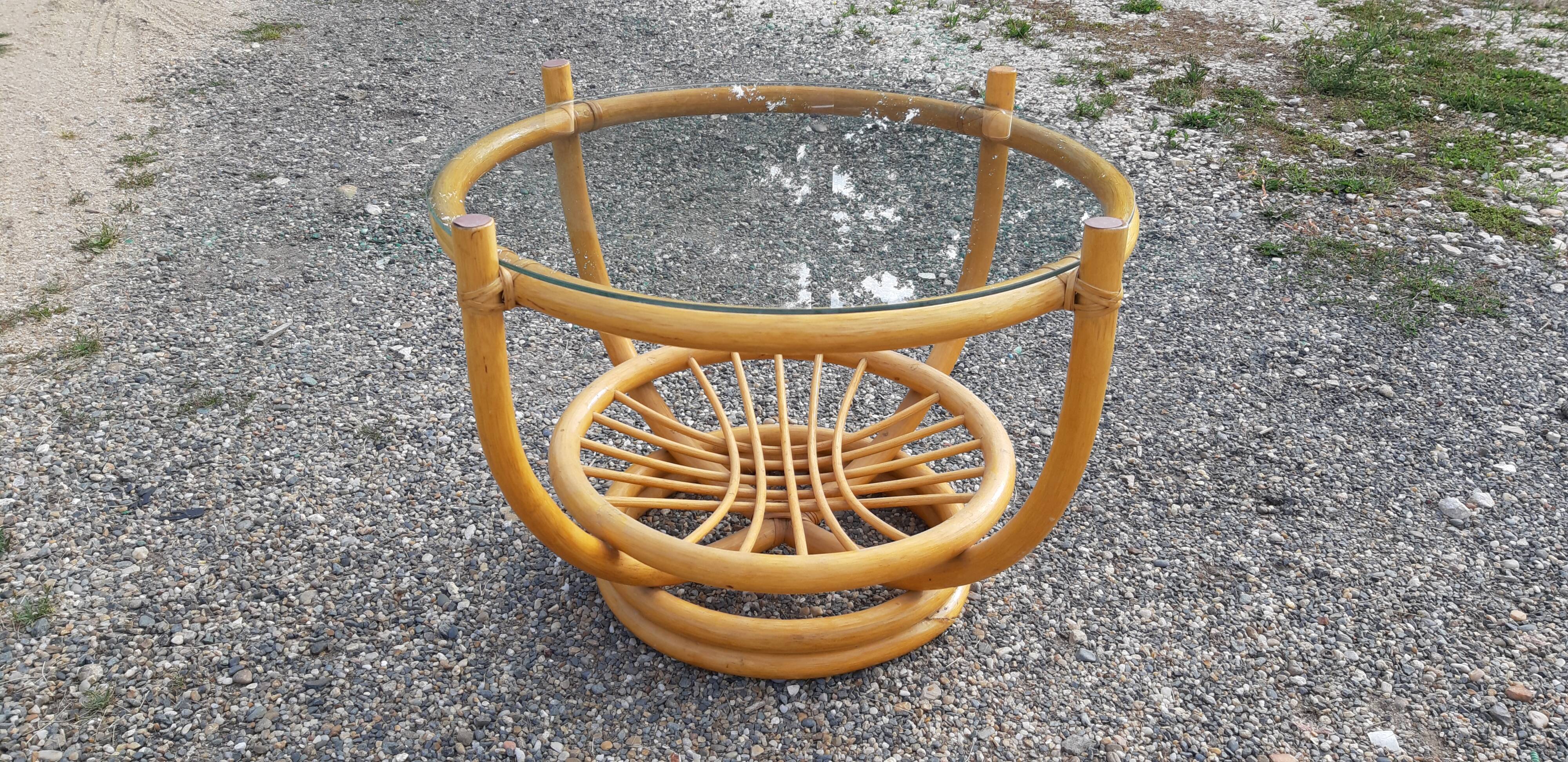 Vintage coffee table in rattan and glass