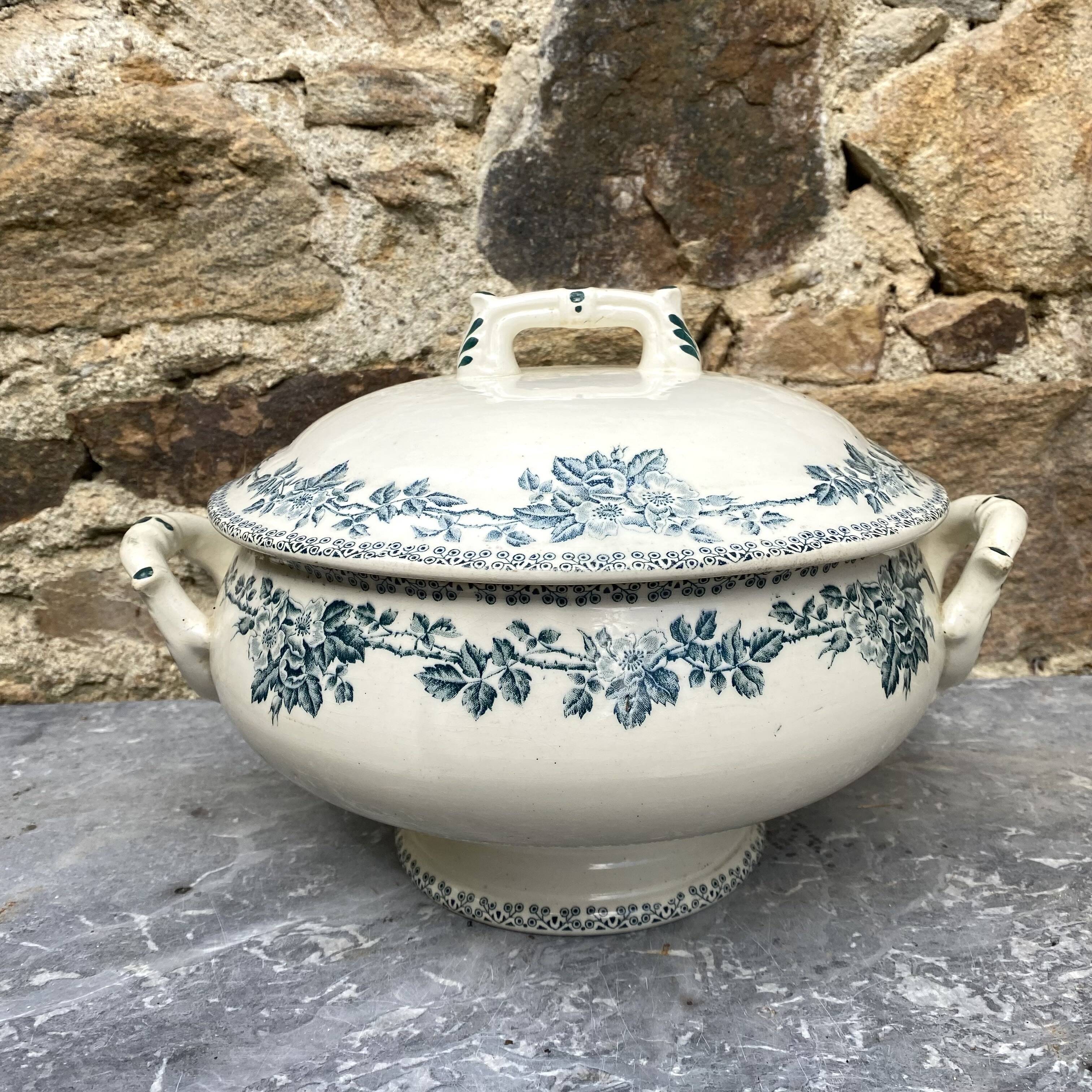 Earthenware soup tureen Ets Debray service Guadeloupe